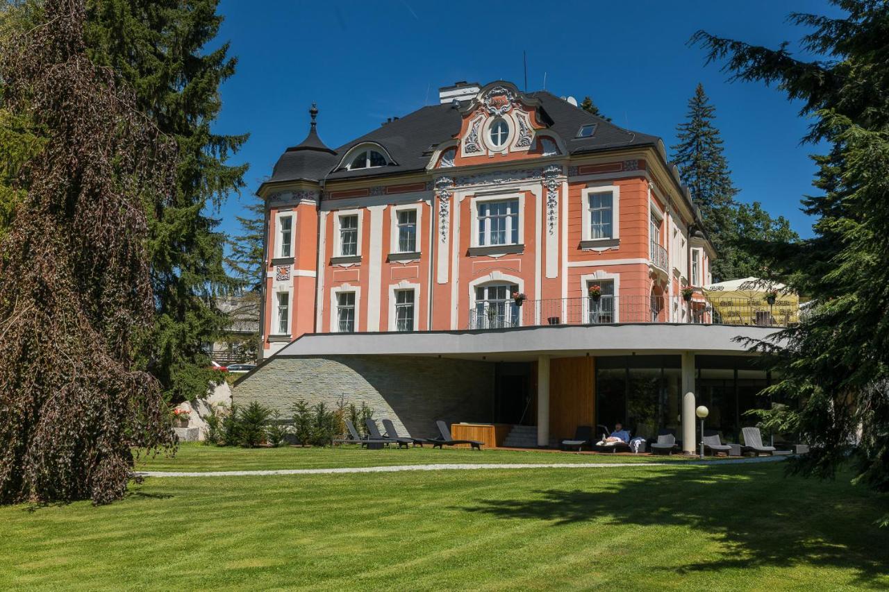 Wellness & Spa hotel Villa Regenhart Jeseník Esterno foto
