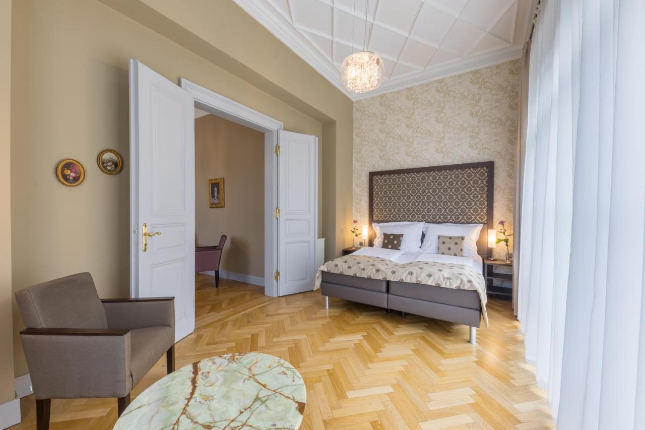 Wellness & Spa hotel Villa Regenhart Jeseník Esterno foto